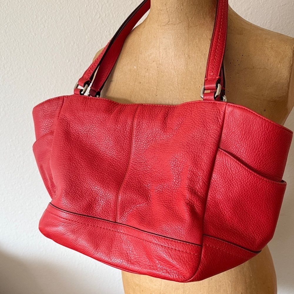Coach Vibrant Red Shoulder Bag wonderful condition many compartments zip closure - Picture 5 of 12